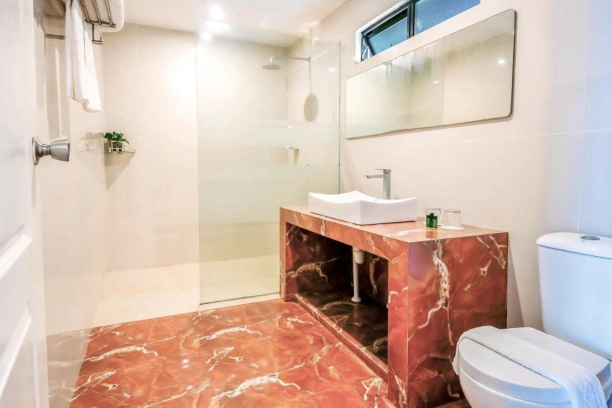 Dolphin Bay Island Resort Kota Belud Kamer foto