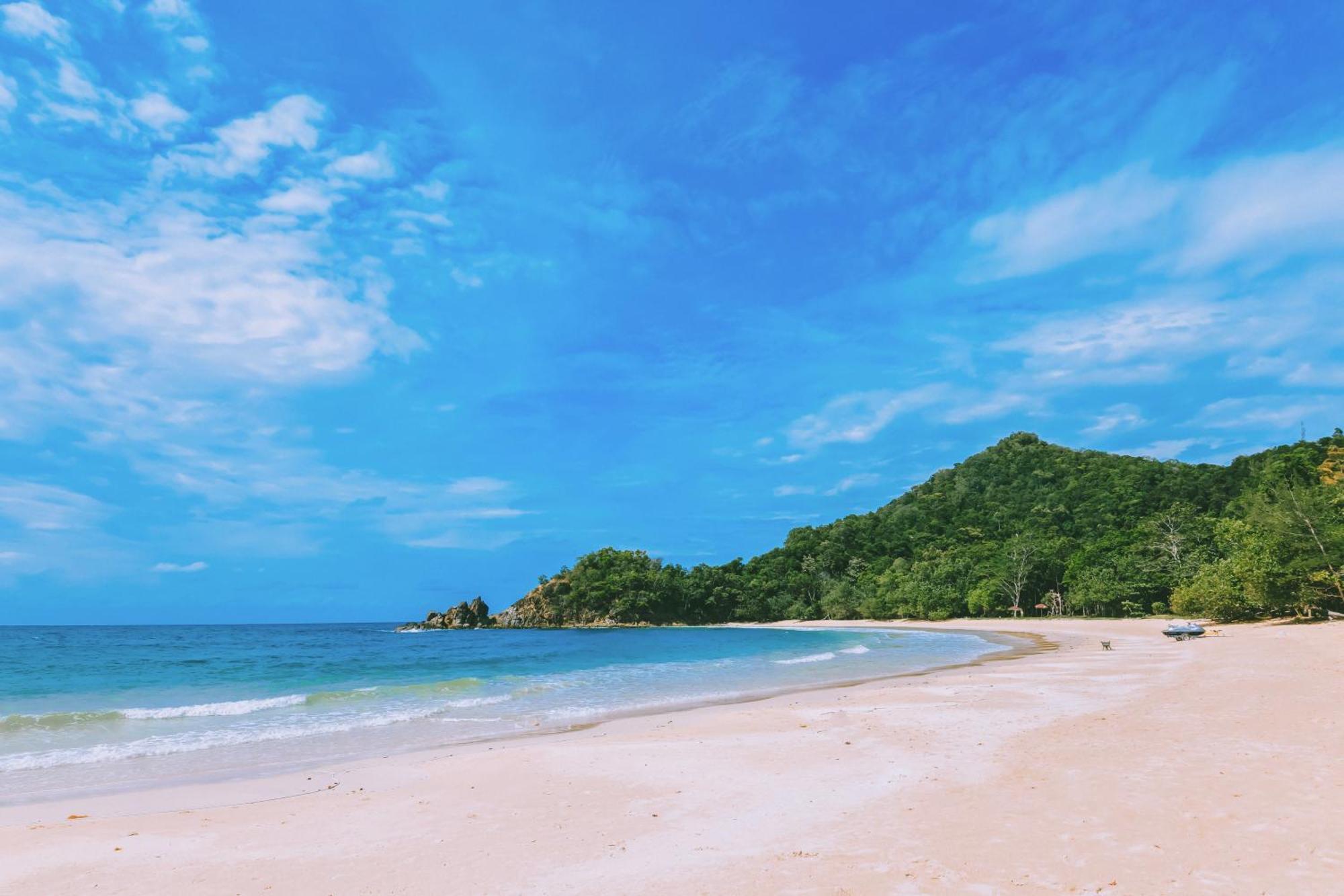 Dolphin Bay Island Resort Kota Belud Buitenkant foto