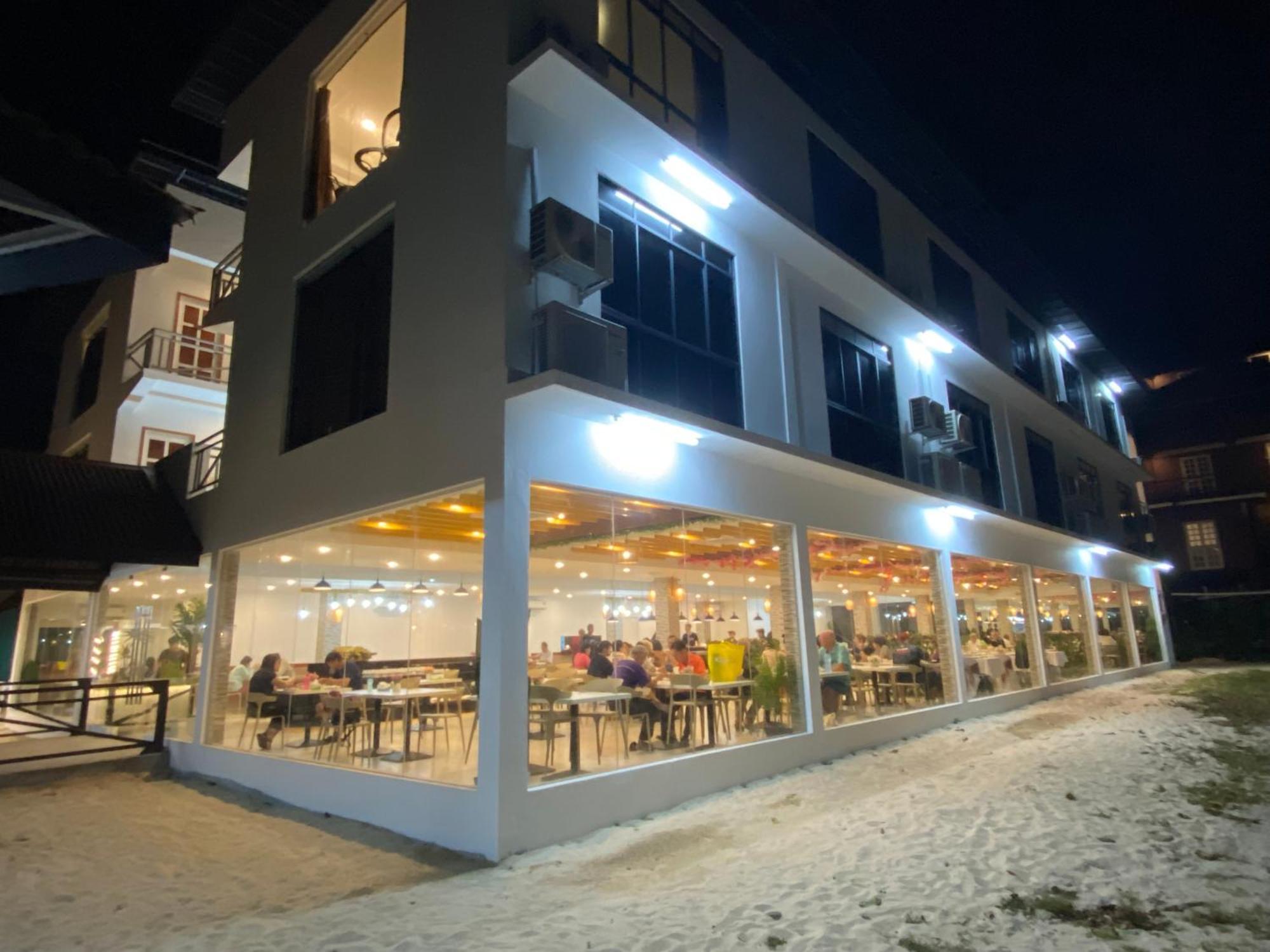 Dolphin Bay Island Resort Kota Belud Buitenkant foto