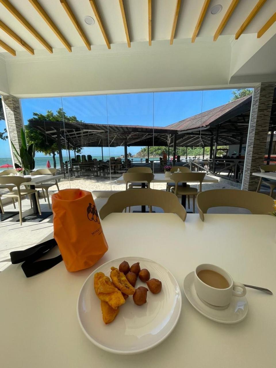 Dolphin Bay Island Resort Kota Belud Buitenkant foto