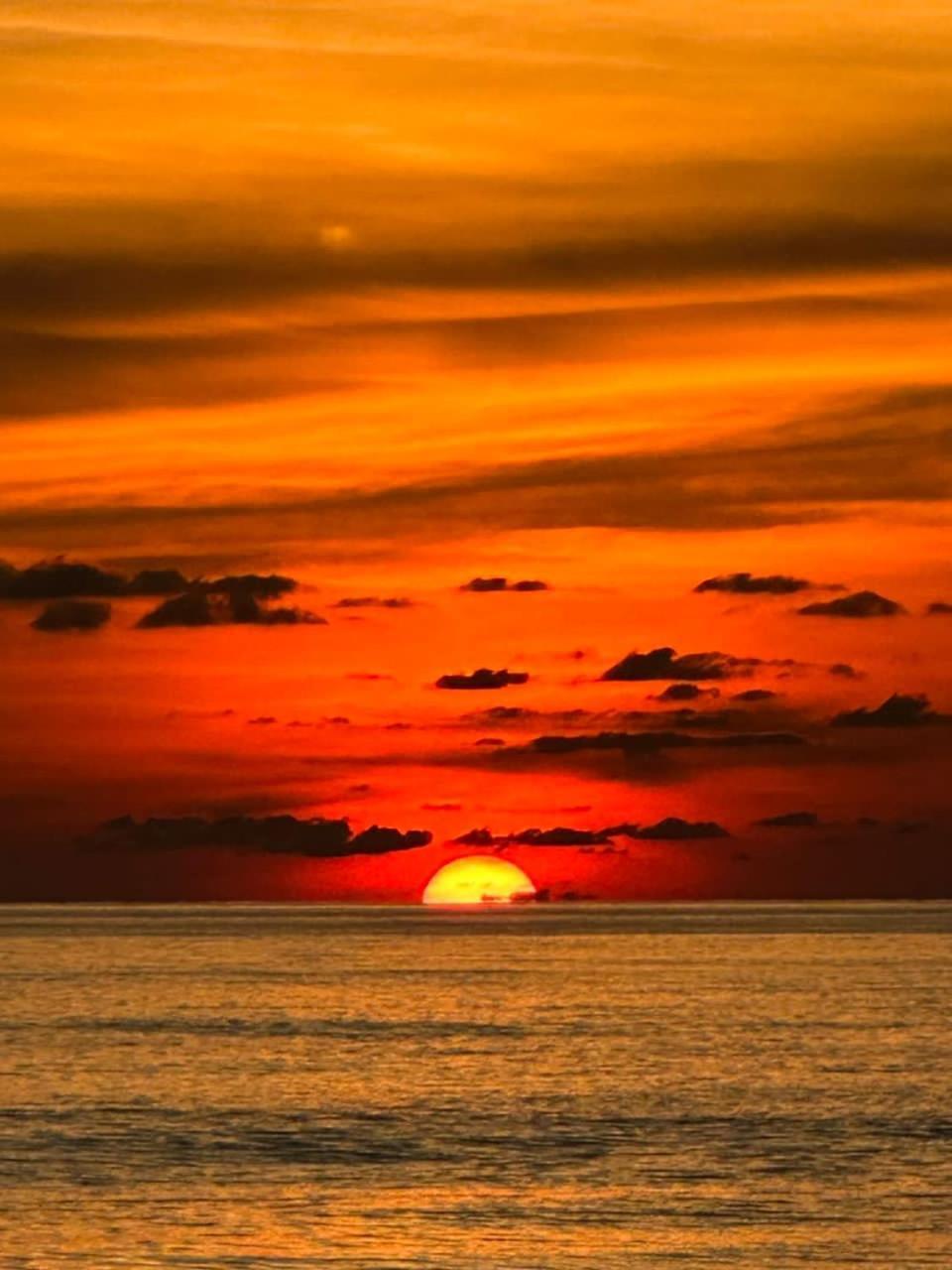 Dolphin Bay Island Resort Kota Belud Buitenkant foto